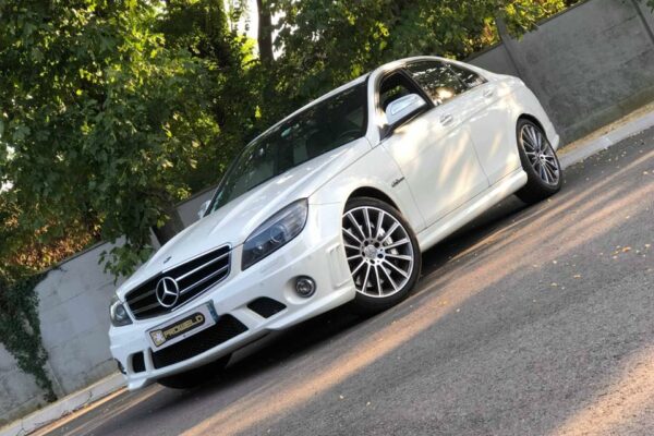 MERCEDES_C63_AMG